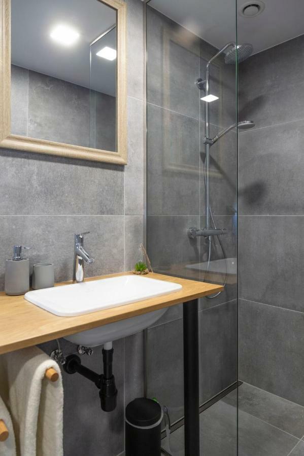 Estonian Design Flat Next To Old Town Talin Exterior foto